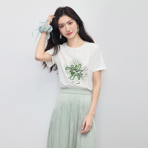 【周末秒杀】熙世界休闲假日风印花短袖T恤女夏季新款气质圆领正肩新疆棉上衣 商品图3