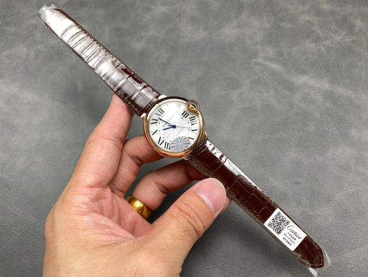 AF穷工极态，精雕细刻——卡地亚36mm自动机械蓝气球系列腕表
延续以往优异的产品质量更换全新包装和全新防伪标，让高品质更有识别性
【表壳】直径36毫米，原装一致！精钢材质表壳❕原版开模的❕❕ 商品图3