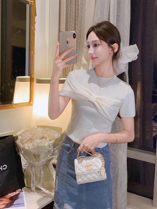 张心子【漫月白茶】夏款气质显瘦弹力针织衫上衣 U2504053 商品图4