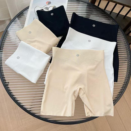 原单正品露露LULU三合一无痕安全裤内裤
外网72美刀，颜色：肤色|黑色|白色
成分：80.3%锦纶+19.7%氨纶
尺码M.L.XL 商品图5