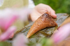  用"笨方法"做的粽子，让奶奶竖起大拇指…… 