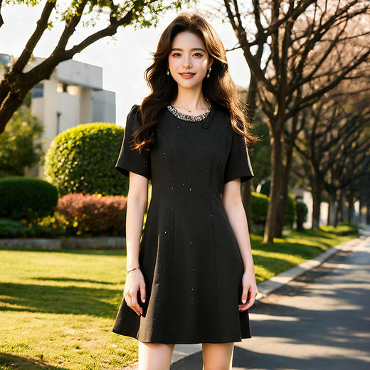 奢姿大码女装2025夏季法式轻奢俏皮连衣裙胖妹妹织带设计时尚裙子9952858280 商品图0