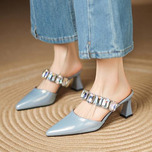 【预售5天】包头凉鞋女夏季新款仙女风水钻拖鞋真皮粗跟尖头中跟高跟鞋LD&7368 商品图0