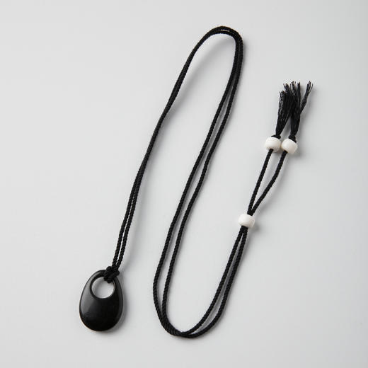 ROMI STUDIO 非金属棉绳项链 简约设计水滴形吊坠项链 RWCRP32965 商品图4