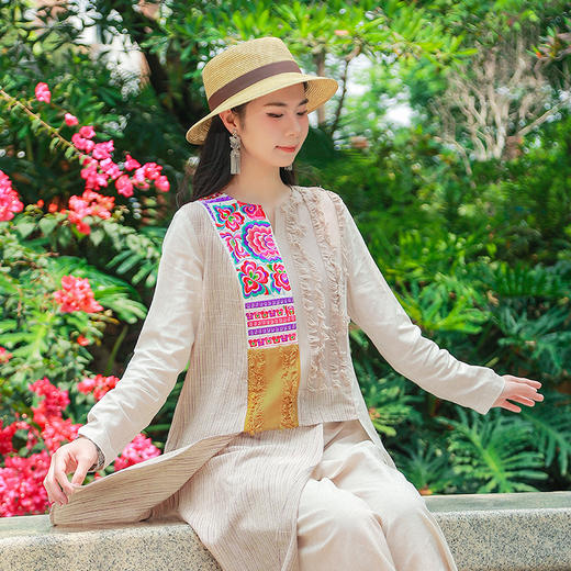 【出游新品】归弥民族风拼撞上衣 | v领设计 | 现货加急发 商品图5