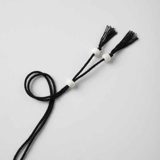 ROMI STUDIO 非金属棉绳项链 简约设计水滴形吊坠项链 RWCRP32965 商品图3