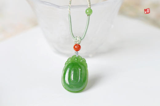 和田碧玉【福贝】吊坠 配精美挂绳 商品图0