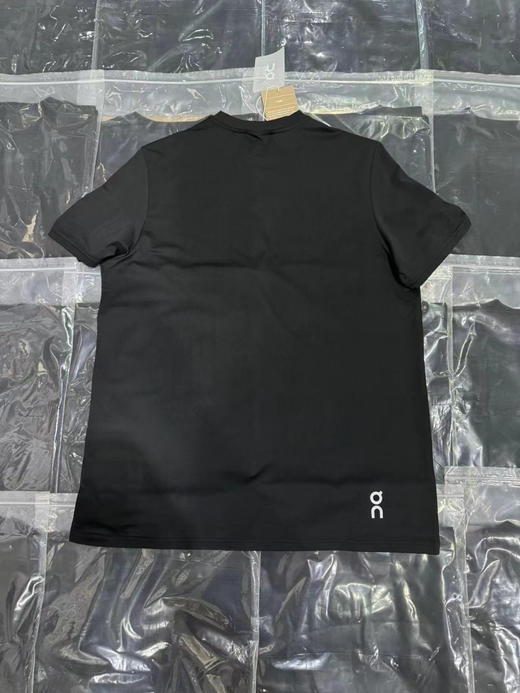 原单正品昂跑 core t系列 男款  速干轻量T恤  

S M L XL XXL 保真 黑蓝白三色 

适应场景 5/10公里运动 室内训练 混合运动 

132g 超轻量化 越南产 商品图2