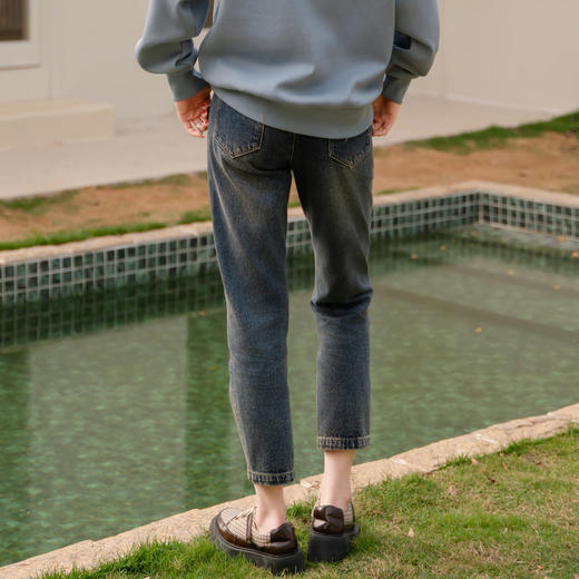 谜底绣花牛仔裤女2024冬新品复古百搭宽松萝卜裤九分裤244MK1665 商品图2