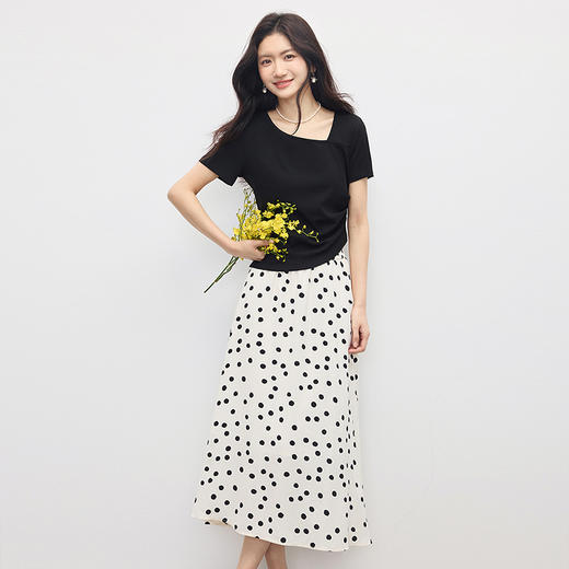 【专属特价】熙世界夏日绝美穿搭套装女2025年新款短袖T恤a字波点半身裙两件套 商品图4