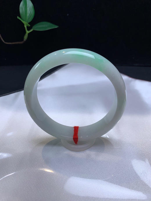 612774，59飘绿手镯，底妆清新细腻。一截带绿底，细腻干净 商品图5