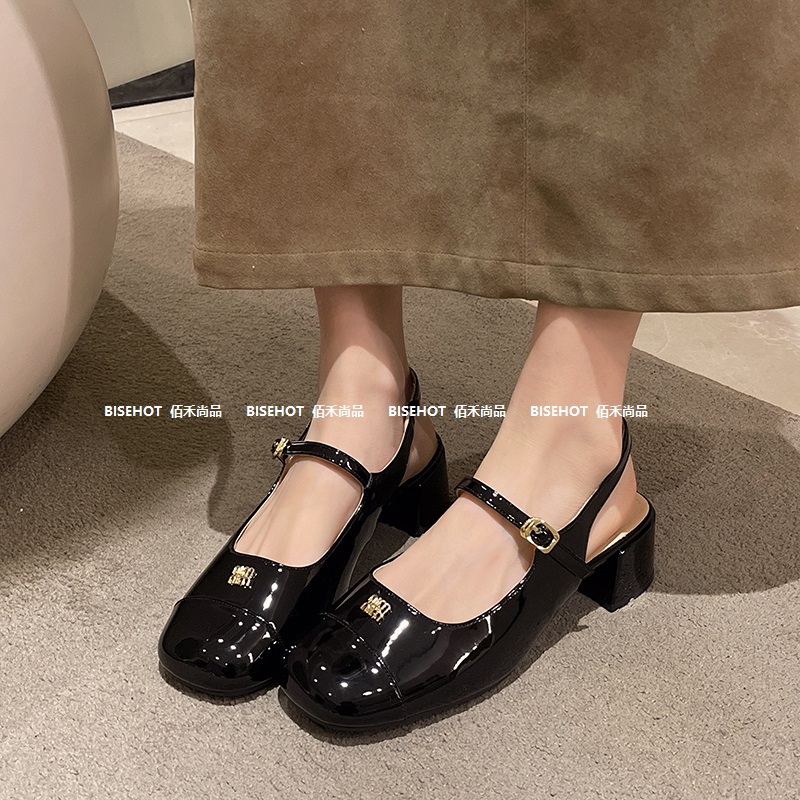 新品小香风女中空鞋909B52513（W）