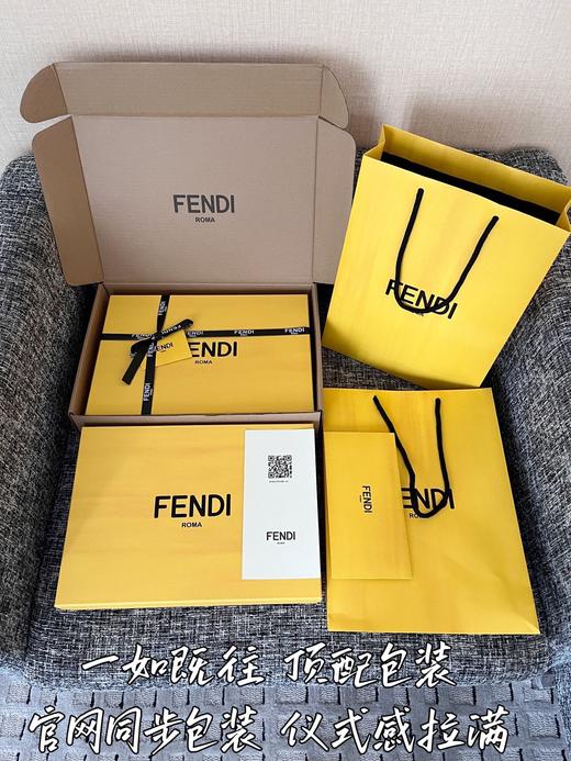 芬迪 25早春限定简约纯色外套（TM） 商品图10