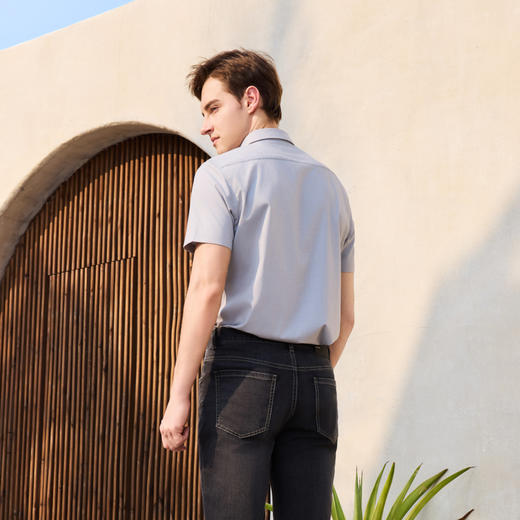 半身缘男装 夏季垂感提花柔软光洁抗皱短袖衬衫252112M01012135 商品图4