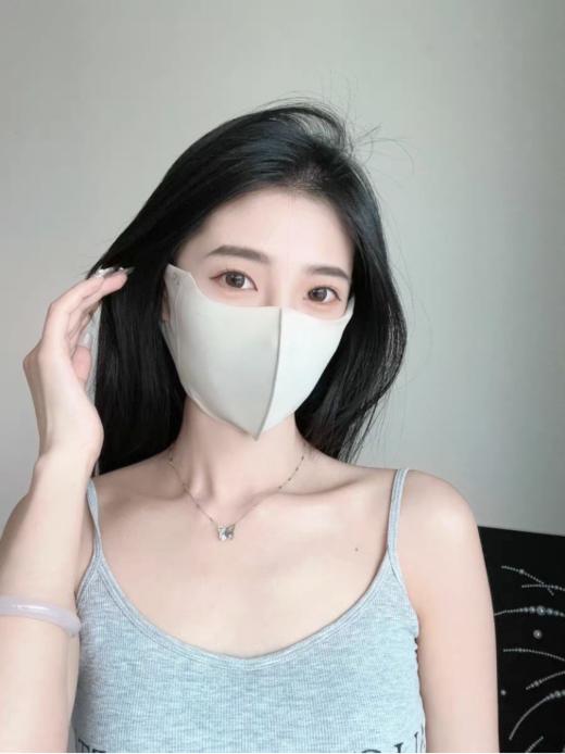 ☀️【加购5件，自动满减119  到手5个29.9 ）无痕防晒护眼角口罩🌈】出行必备防晒口罩，防晒变美两不误，💥这款冰丝口罩，轻薄如无，仿佛是你的第二层肌肤， 让你在炎炎夏日☀️也能感受到清凉。 商品图3