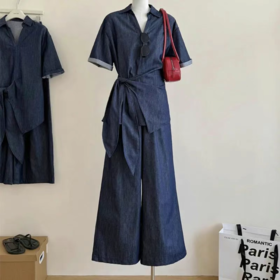 🌈【法式复古别致绑带收腰牛仔套装】 ✅ 久坐不起褶 ✅ 微弹不束缚 ✅ 透气不闷汗▫「衬衫」小V衬衫领+门襟设计，修饰脸型美化胸型 系列设计都在线👏🏻