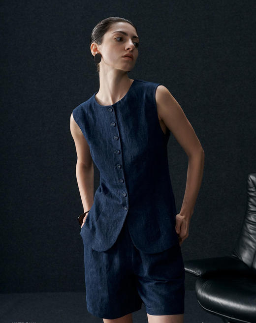 🎉今年夏天爱穿的🤩【老钱风马甲开衫短裤天丝套装】❗️天丝麻的肌理感自带高级滤镜❗️30℃🔥高温穿也完全不会闷汗黏腻❗️ 🔺藏蓝色高级耐看👏🏻  商品图4