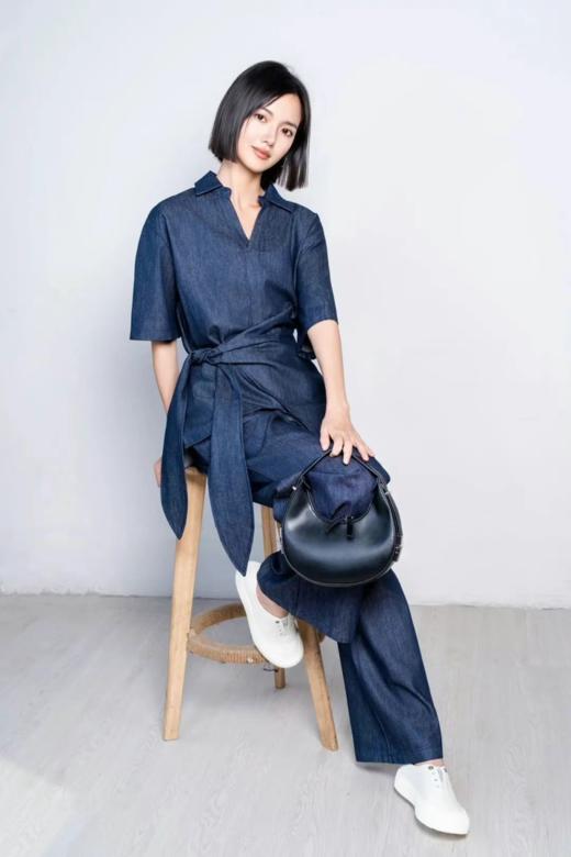 🌈【法式复古别致绑带收腰牛仔套装】 ✅ 久坐不起褶 ✅ 微弹不束缚 ✅ 透气不闷汗▫「衬衫」小V衬衫领+门襟设计，修饰脸型美化胸型 系列设计都在线👏🏻 商品图5