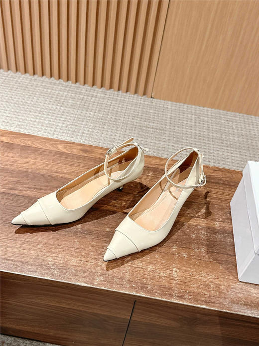 Maison Margiela 2025/ss马吉拉春夏新款尖头矮跟单鞋（HC） 商品图1