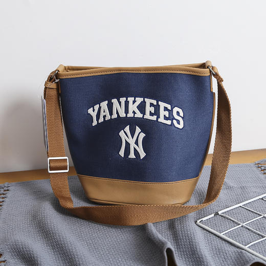 严选 | MLB休闲帆布水桶包 深奶油&酒红/深奶油&黑色/靛蓝色 22*14*24cm 商品图11