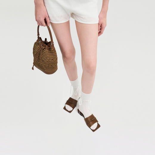 lost in echo2025春夏新款度假布洛克手工镂空轻便薄底平底凉拖鞋 商品图3