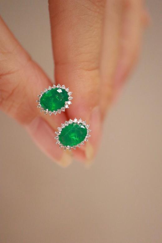 1.5ct刻面祖母绿耳钉 商品图3