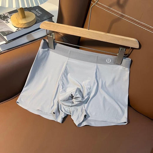 外贸原单正品lulu丨外网168美刀露露柠檬男士运动四角短裤3条装冰丝平角内裤四角礼盒装
颜色：藏青，浅绿、灰色
尺码：L一4XL
贴身衣物开盒无质量问题不退换 商品图4