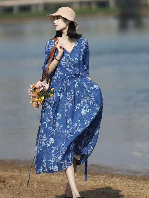 雀说 棉麻印花连衣裙女宽松复古V领五分袖过膝长裙子6078 商品图5