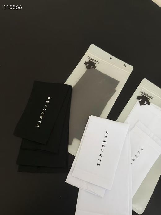 韩单正品迪桑特冰袖，官网在售490+一副的冰袖
迪桑特防晒冰袖！男女同款！出口韩国订单！
两个颜色  黑色，白色
 Size : 黑色 M L XL    白色 M L XL 商品图0