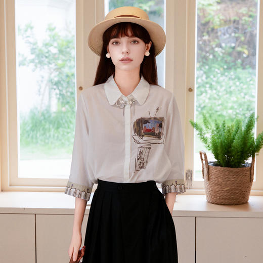 谜底白衬衫七分袖女士2025夏季新款通勤风绣花合体衬衣256MC6247 商品图0