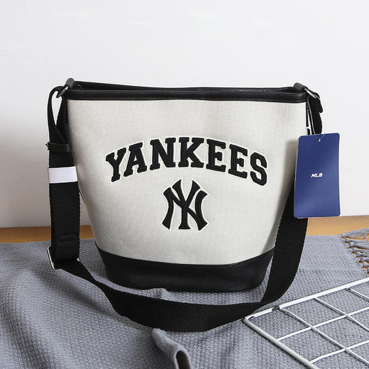 严选 | MLB休闲帆布水桶包 深奶油&酒红/深奶油&黑色/靛蓝色 22*14*24cm 商品图10