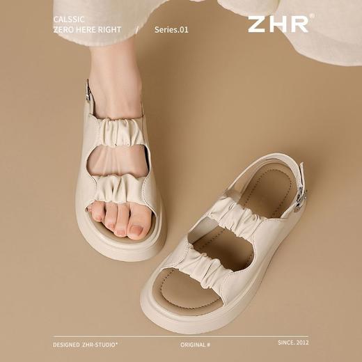ZHR则则褶皱厚底凉鞋女2025夏季新款平底罗马凉鞋露趾沙滩凉鞋女 商品图5