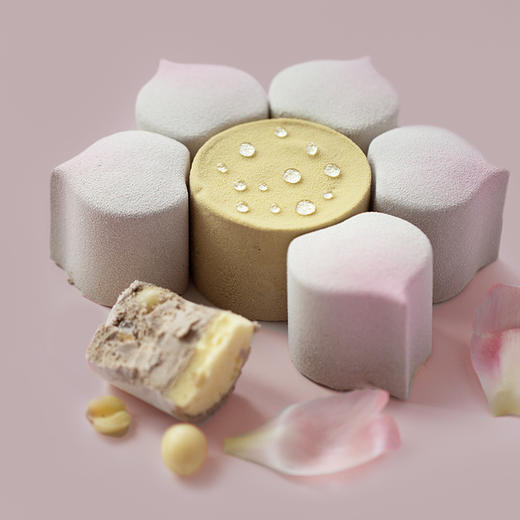 95折优惠｜母亲节「妈咪妈咪烘」莲子西米大红袍味芝士蛋糕&「花辰月夕」花束 商品图3