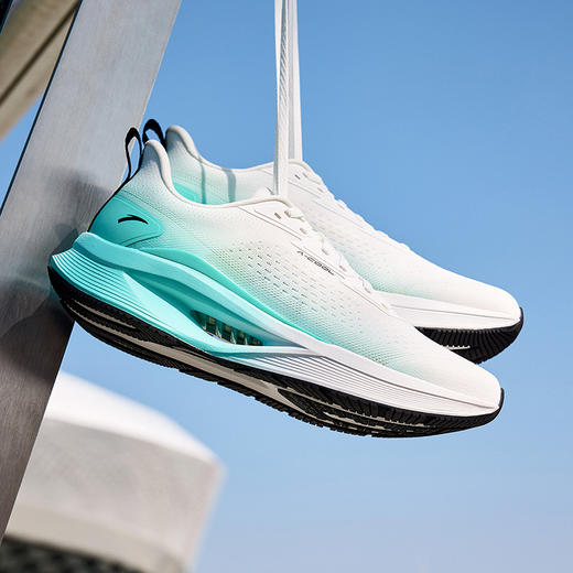 安踏氢跑COOL男子跑鞋 商品图5