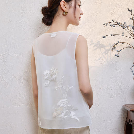 玳莎真丝马甲女2025年夏季新款珠片刺绣新中式国风桑蚕丝背心上衣  FB37002 商品图2