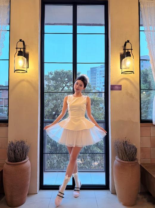 点此购买 亚瑟士鬼冢虎MEXICO 66 TGRS女士玛丽珍蕾丝花边芭蕾舞鞋 98 316920 商品图14