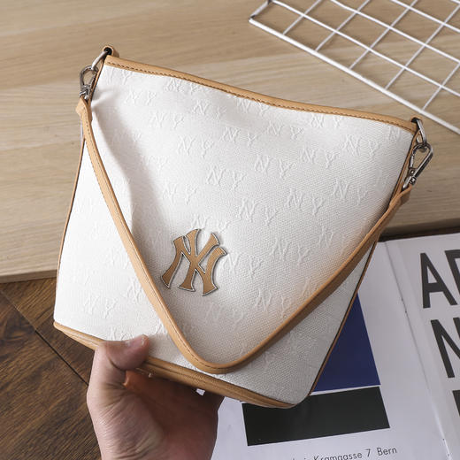 严选 | MLB复古提花水桶包 黑色/奶油色 19*14*23.5cm 商品图9