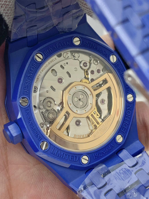 NOOB official新品爱彼15500全陶瓷款式全新到货，凭借陶瓷材质与cal.4302一体机复杂功能的结合，工艺与创新的典范，既延续了皇家橡树的经典美学，突破传统材质限制，高级制表的标杆之作❕ 商品图13