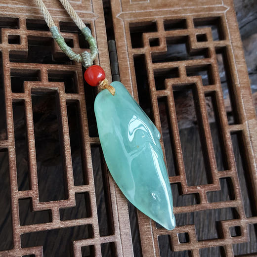 【天然正品】天然细腻冰种随形翡翠配玛瑙单珠吊坠项链030425AH73 现售价：2680 商品图8