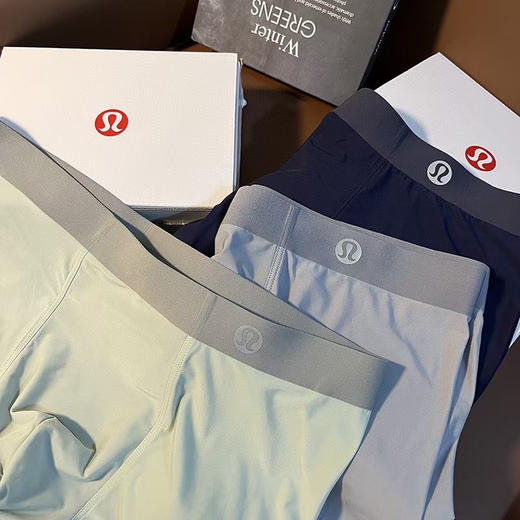 外贸原单正品lulu丨外网168美刀露露柠檬男士运动四角短裤3条装冰丝平角内裤四角礼盒装
颜色：藏青，浅绿、灰色
尺码：L一4XL
贴身衣物开盒无质量问题不退换 商品图1