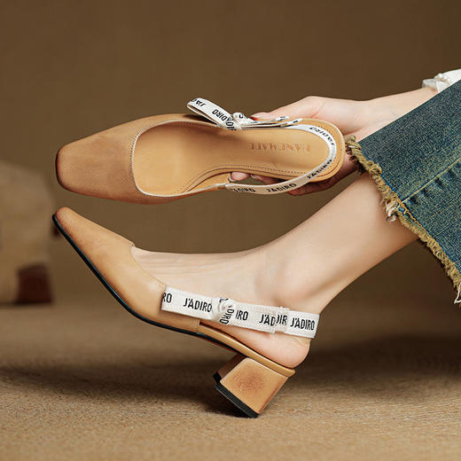 【预售5天】夏季新款百搭粗跟字母凉鞋女包头中跟后空浅口高跟鞋女HB&0033 商品图0