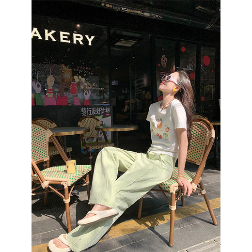 <曾小咸推荐>新品现货秒杀！卖完下架不再补 ！微信粉丝打折价！！ 雪梨印花短袖 日常99.99/件 立减40 秒杀59.99/件 毛边牛仔裤 日常199.99/件 立减110 秒杀89.99/件 商品图7