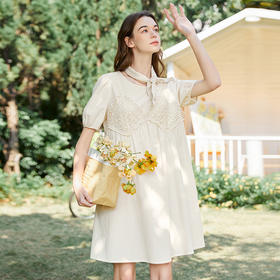 Famecoco范可儿钩花镂空拼贴连衣裙夏季宽松泡泡袖娃娃裙FAB3FA019