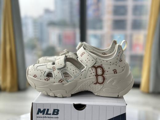 点此购买 MLB夏季男女款增高老爹凉鞋 98 316886 商品图1