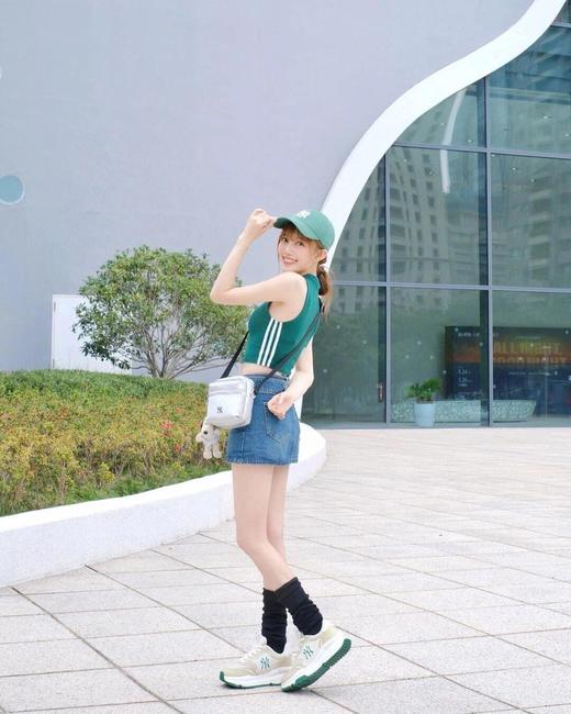 上脚超赞超时尚的#MLB拼接网面跑鞋！不买后悔一年‼️  🔥各种风格随意切换🔥男女皆可穿💞轻松get你的city walk‼️ 商品图2