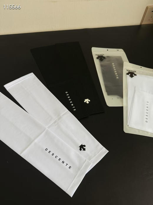 韩单正品迪桑特冰袖，官网在售490+一副的冰袖
迪桑特防晒冰袖！男女同款！出口韩国订单！
两个颜色  黑色，白色
 Size : 黑色 M L XL    白色 M L XL 商品图6