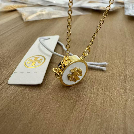 2025 绝对的大爆款 外贸原单 TB/托尼博奇项链
38cm长 铜镀金➕松石材质 
珠海代工厂出货，两个颜色：黑色 白色 商品图8