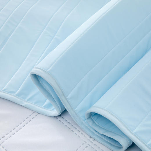 多喜爱 小凉皮冷感笠围席【单件】－灰/蓝【凉感面料】【床笠设计】【可折叠收纳】【可水洗】三明治结构细腻光滑 透气不闷 席子/凉席 商品图9