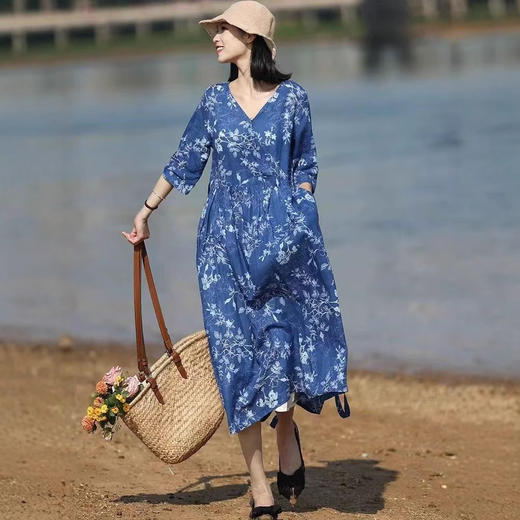 雀说 棉麻印花连衣裙女宽松复古V领五分袖过膝长裙子6078 商品图1