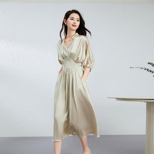 丁摩 真丝连衣裙女夏法式V领名媛风高级感白色缎面桑蚕丝大摆长裙5ZF-0116 商品图1